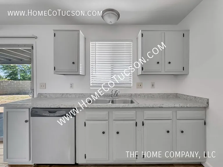 2349 S Saddleback Ave — Photo 11