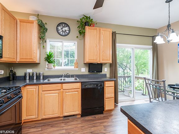 3rd image of 284 Southwicke Dr #284