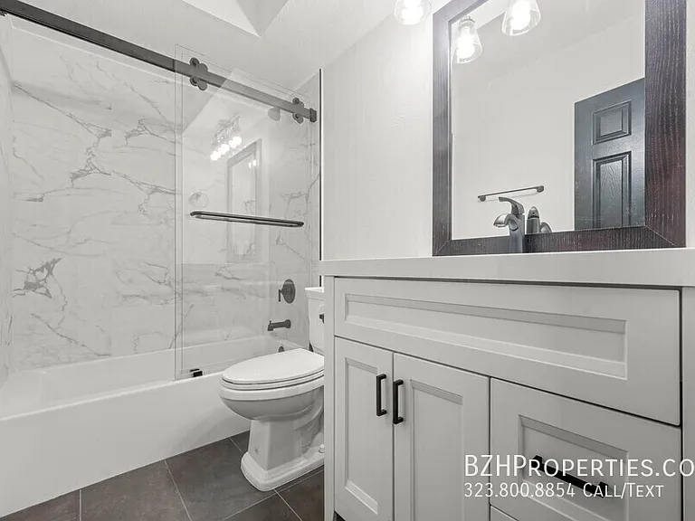 141 S Clark Dr #412A — Photo 20