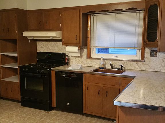 3rd image of 35 Eldridge Ave