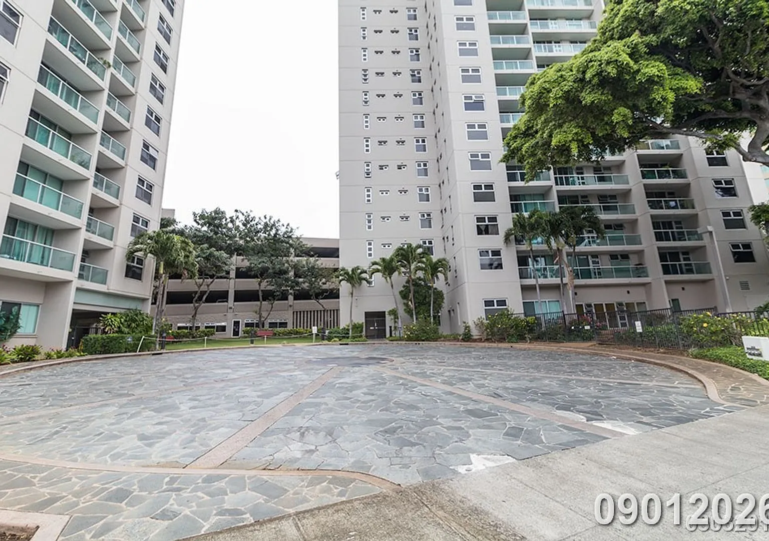 1450 Young St — Photo 3