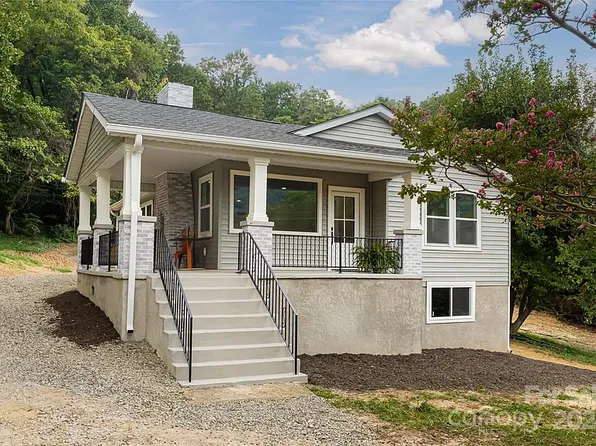 27 Old Chunns Cove Rd, Asheville, NC 28805