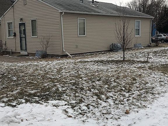 3rd image of 425 15th Ave N