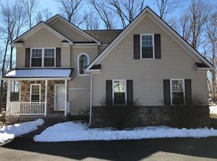 207 Timberline Dr, East Stroudsburg, PA 18301