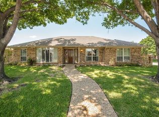 1947 Sussex Dr, Carrollton, TX 75007