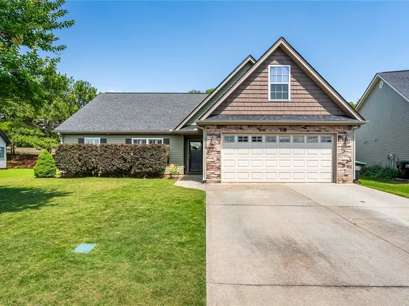 1028 Whirlaway Cir, Anderson, SC 29621