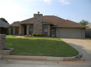 10617 Meadowlark Ln, Midwest City, OK 73130