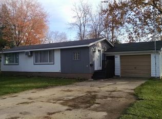 611 W Maple St, Carson City, MI 48811