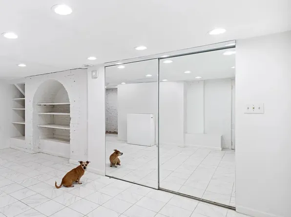 233 East 31st Street image 5 of 6