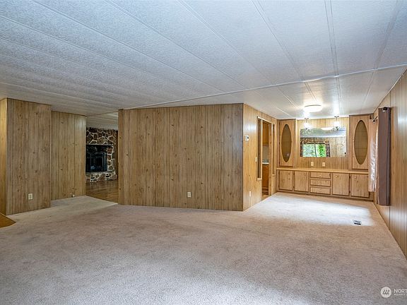 5th image of 8313 162nd Avenue NW