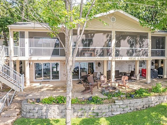 2nd image of 1085 Santee Trl