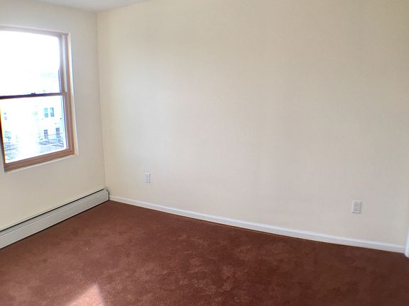 4th image of 2144 23rd Street # Top Floor