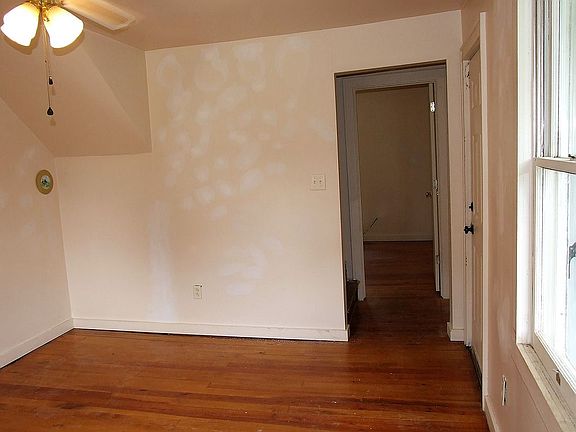 4th image of 926 Mashburn Ave