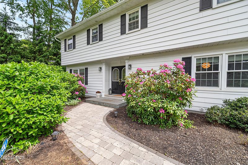 3rd image of 77 Huntersfield Road