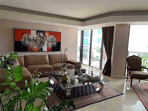 3rd image of 20185 E Country Club Dr APT 2102