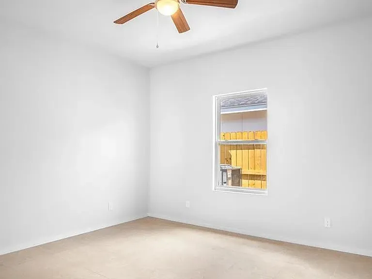 504 N Emerald Ave #1 — Photo 10