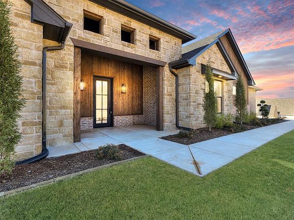 2nd image of 9709 Quail Hollow Way
