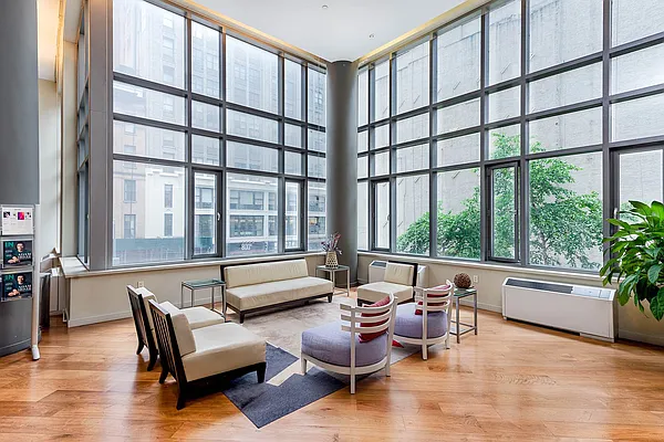 Rented by Century 21 Metropolitan | media 11