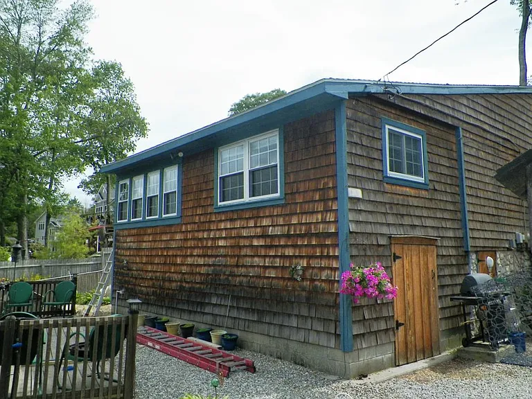 97 Lake Shore Dr #A — Photo 1