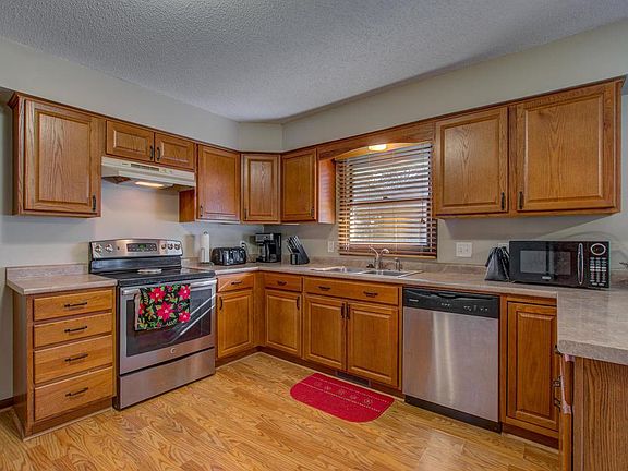 4th image of 13270 Foliage Ave