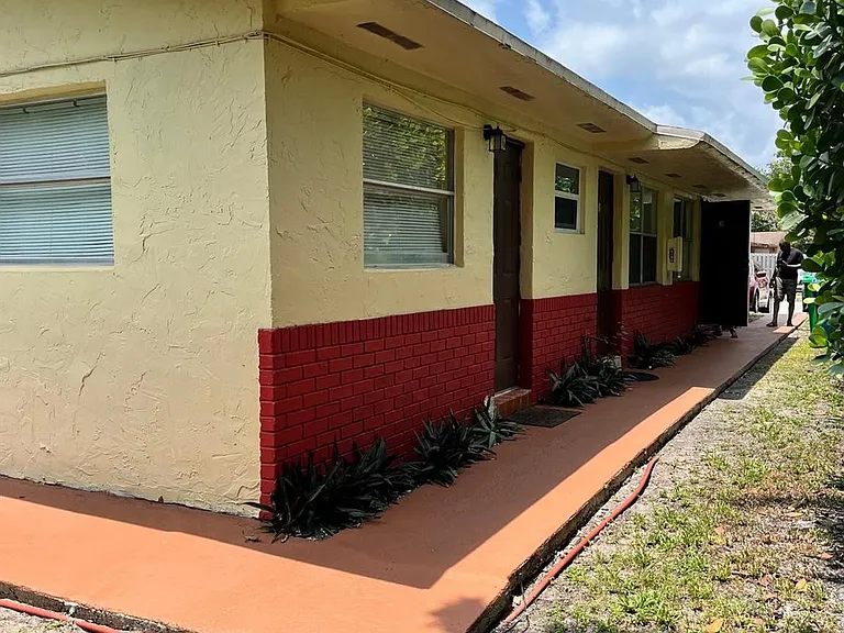 1870 NW 58th Ter #3 — Photo 11