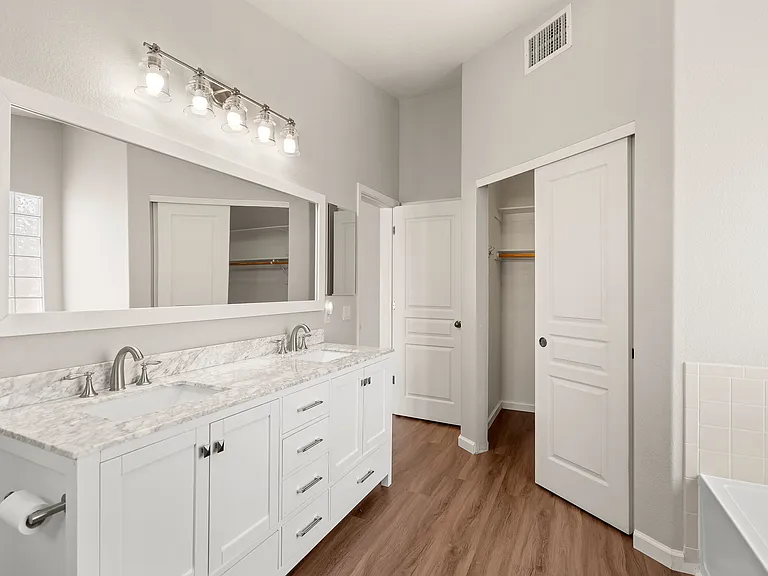 2729 Cartegena Dr — Photo 3