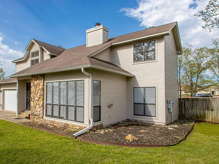 101 Bearskin Dr — Photo 47