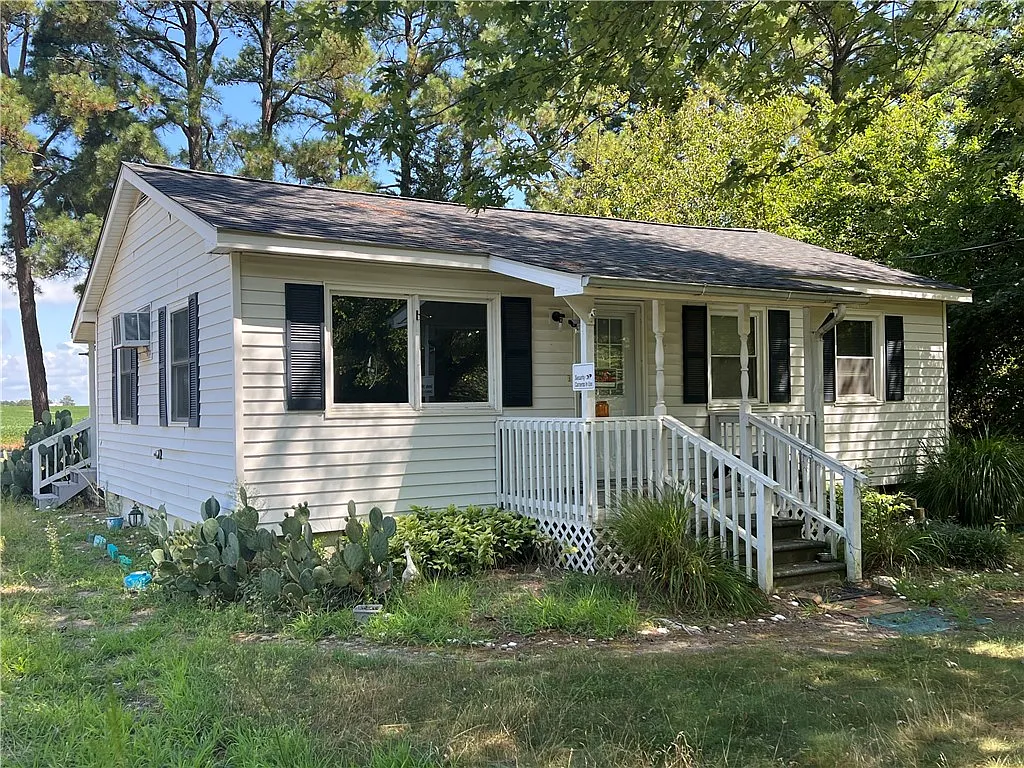 146 Robins Point Ave photo 1