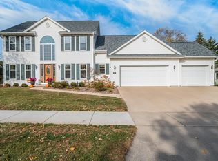 410 E Wayfarer Ln, Appleton, WI 54913