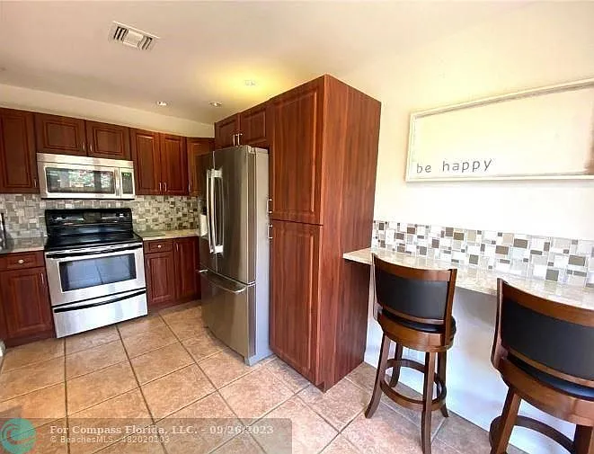 5705 Fox Hollow Dr — Photo 40