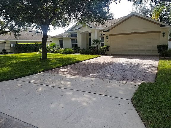 3rd image of 1520 Clapton Dr
