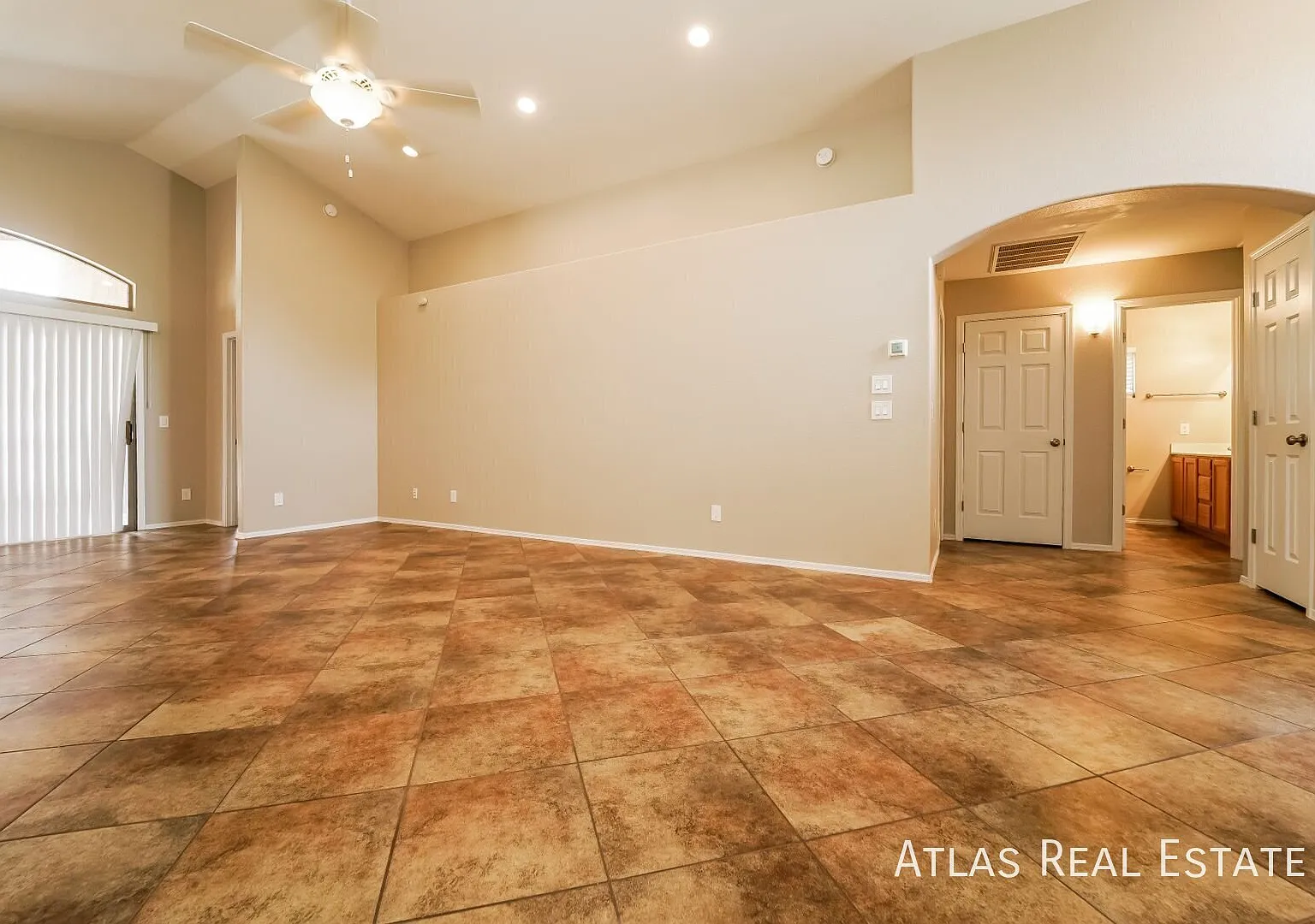 3 Bed/ 2 Bath home in Oro Valley! — Photo 3