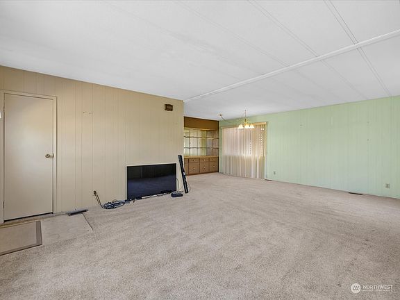 5th image of 2500 Alder Street #306