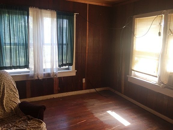 3rd image of 612 N Park St