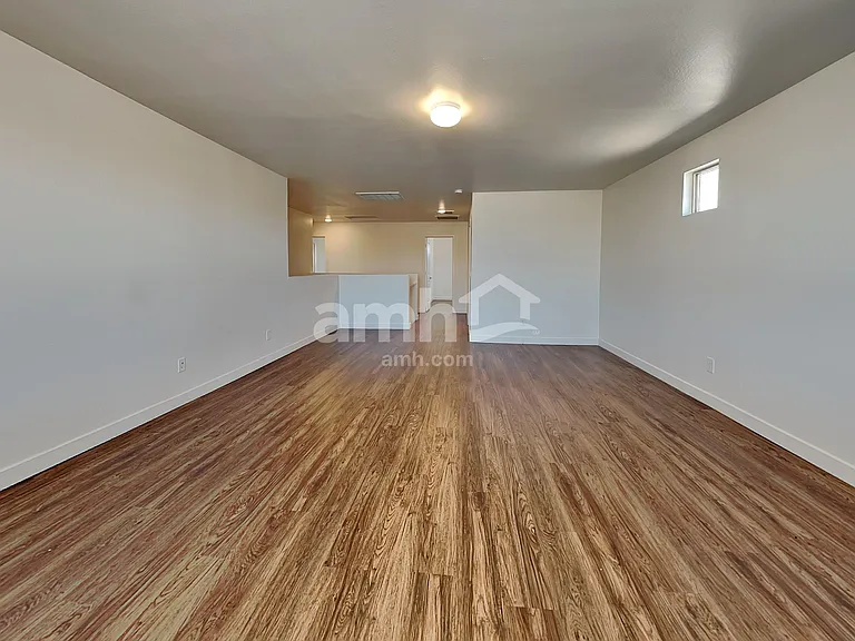 4206 S 105th Dr — Photo 10