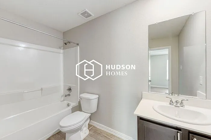 423 Armstrong St — Photo 11
