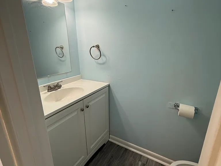 717 Tilden Pl — Photo 4