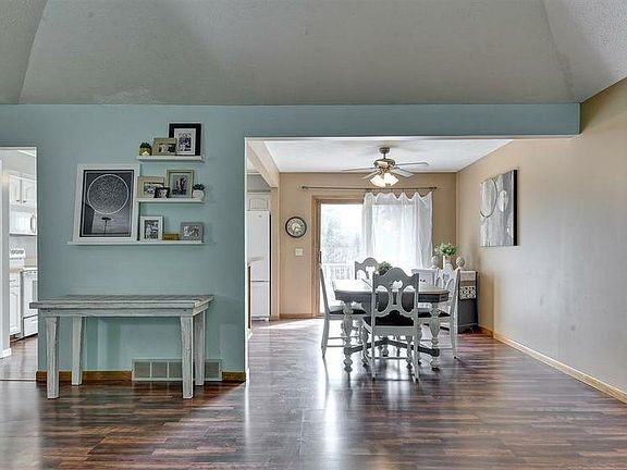 4th image of 2824 N 126th Avenue Cir