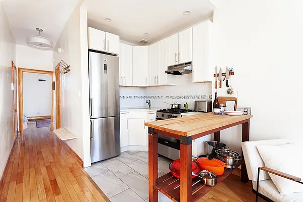 Rented by Ivey North LLC | media 11