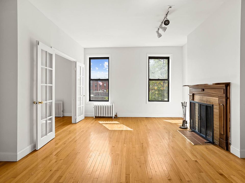 1st image of 192 Sackett St APT 4R