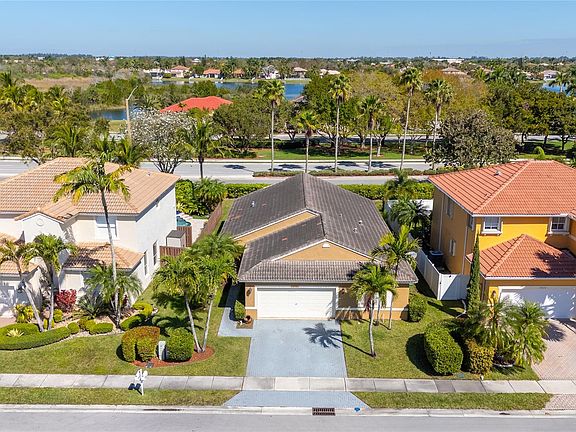 4th image of 18683 SW 15th Street
