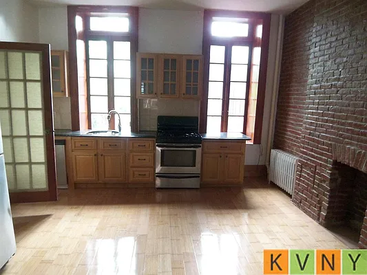 Rented by KVNY Soho | media 110