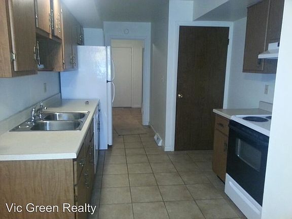 4th image of 434 Blackstone Dr