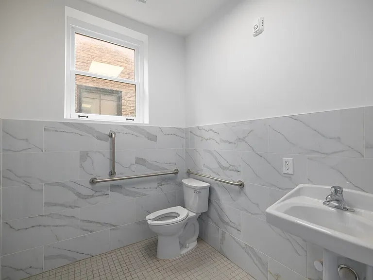 219 E Hanover St #101 — Photo 11