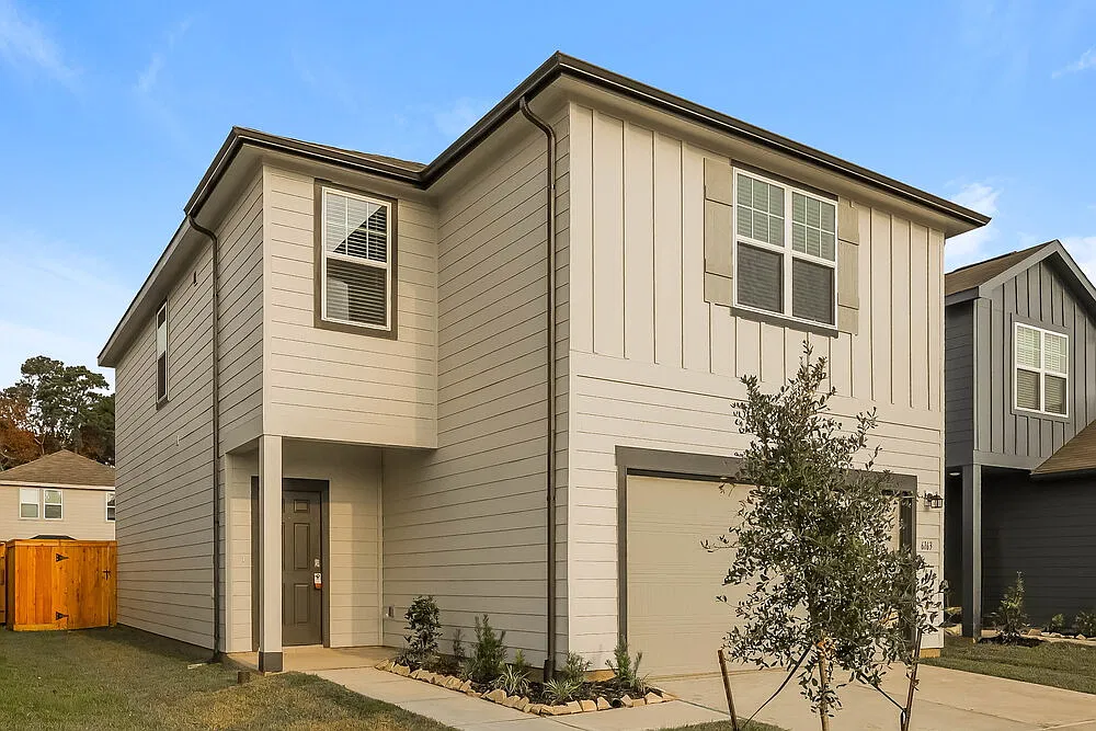4 bed, 2.5 bath, 2121 sqft, $2,240 — Photo 4