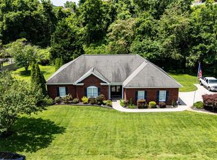 425 Mariner Point Dr, Clinton, TN 37716