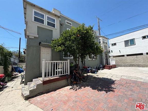 2nd image of 1162 N Saint Andrews Pl