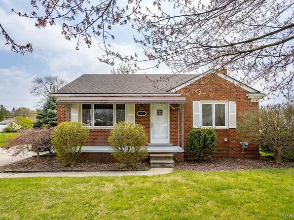 7414 21 Mile Rd, Utica, MI 48317