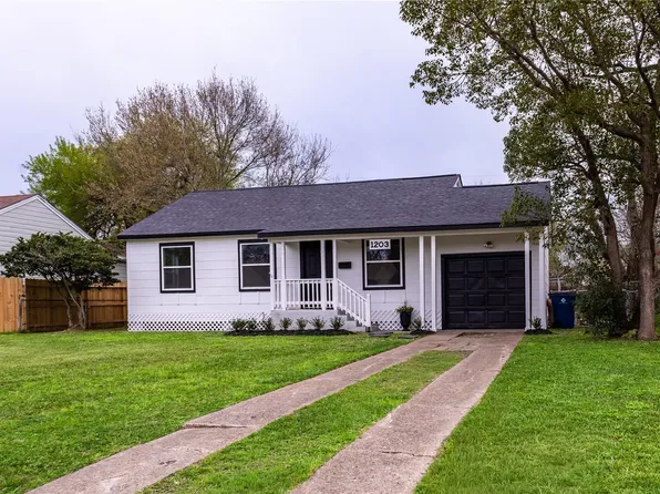 1203 17th Ave N, Texas City, TX 77590