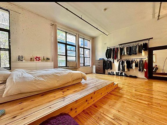 3rd image of 260 Moore St APT 308